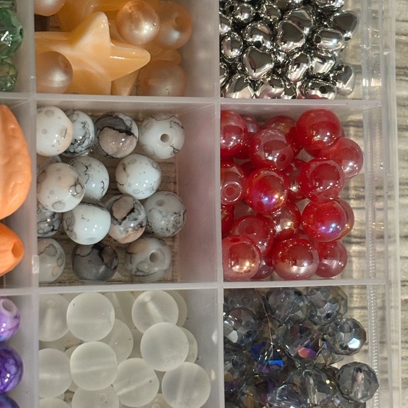 Multi-Color Bead Organizer Box - Picture 2 of 5